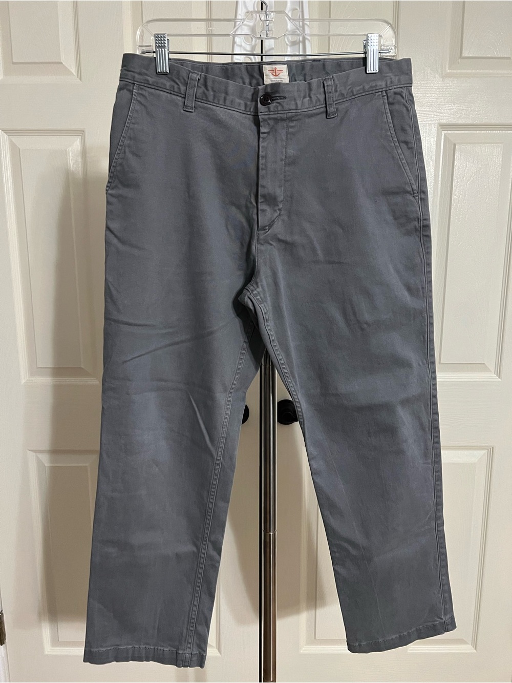 Dockers Gray Straight Fit Chino Pants / Casual Slacks (Men’s 32x29)